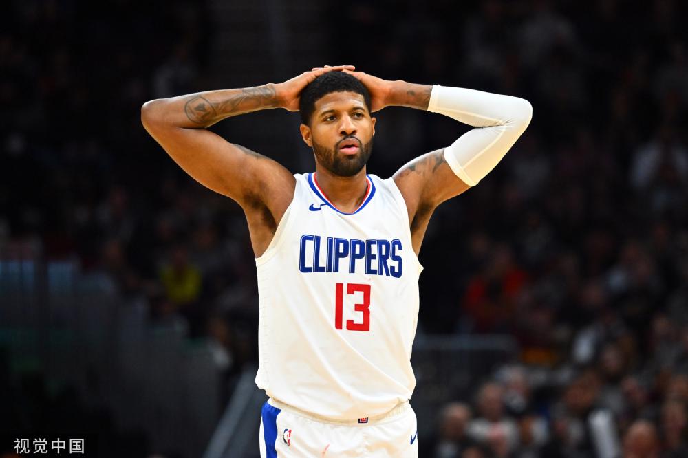 吸引了众人 吸引了众人